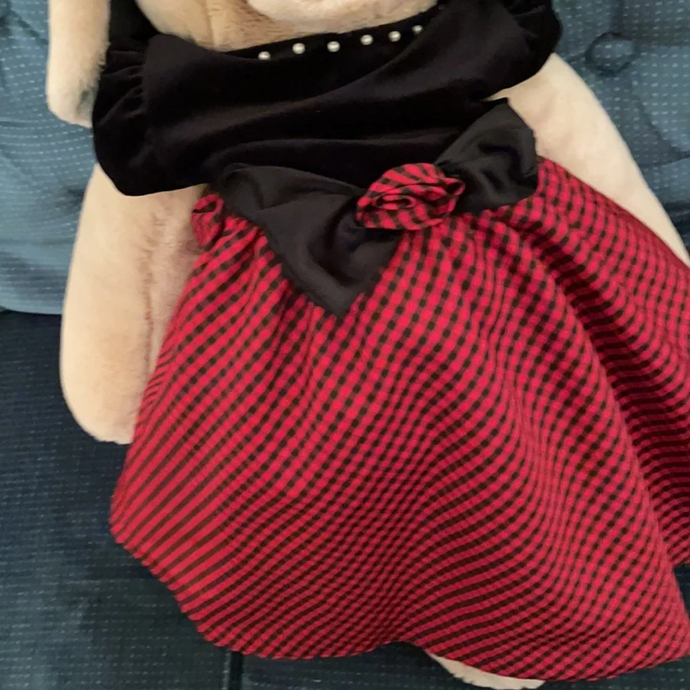 Vintage 1981 Ganz Wrinkles, the dog puppet, with Christmas dress, hair ties OLCC